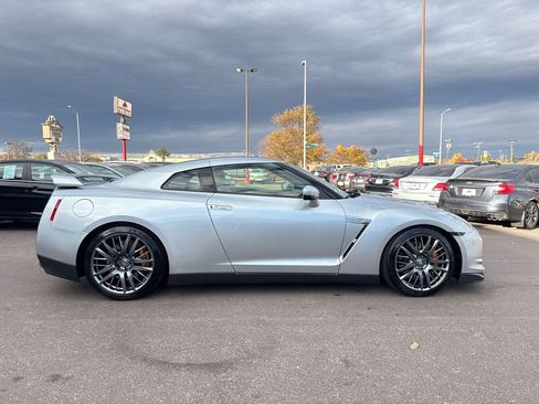 Used 2009 Nissan GT-R Premium image 8