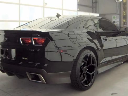 Used 2010 Chevrolet Camaro SS w/ LPO, Ground Effects Package RWD image 4