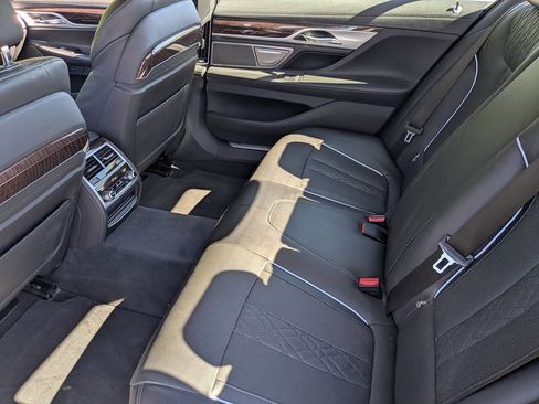 Used 2019 BMW 750i xDrive image 17