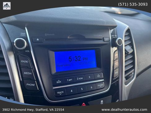 Used 2016 Hyundai Elantra GT FWD image 24