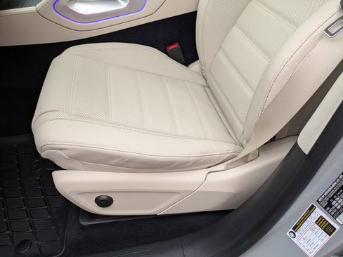 Used 2024 Mercedes-Benz GLS 450 4MATIC image 12