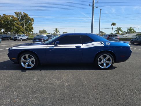Used 2010 Dodge Challenger R/T image 5