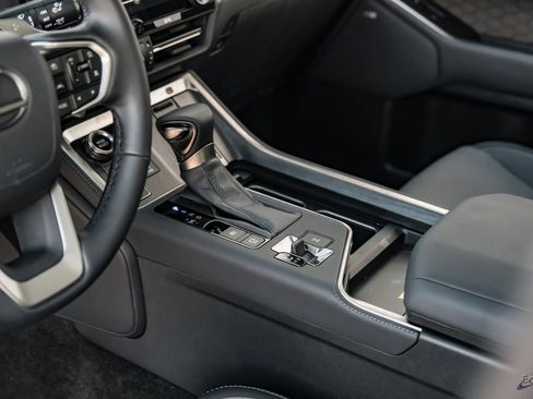 Used 2025 Lexus GX 550 w/ Accessory Package (2T) image 46