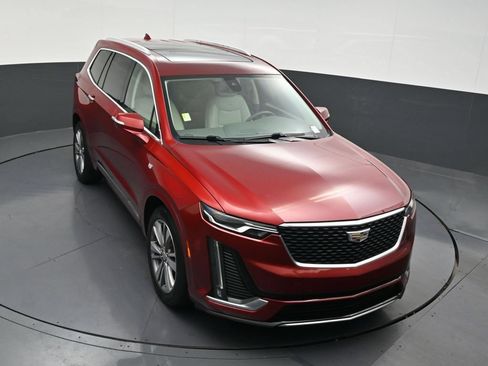 Used 2020 Cadillac XT6 Premium Luxury FWD image 23