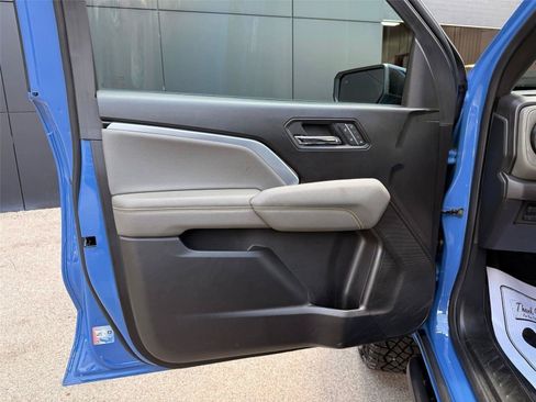 Used 2025 Chevrolet Colorado ZR2 AWD/4WD image 32