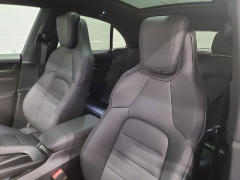 New 2026 Porsche Macan Electric RWD image 5
