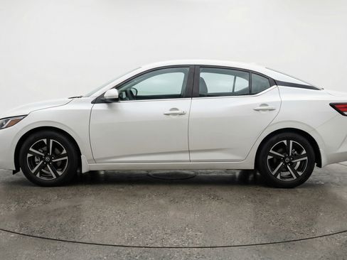 Used 2025 Nissan Sentra SV image 5