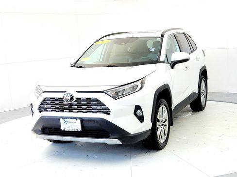Used 2019 Toyota RAV4 Limited image 2