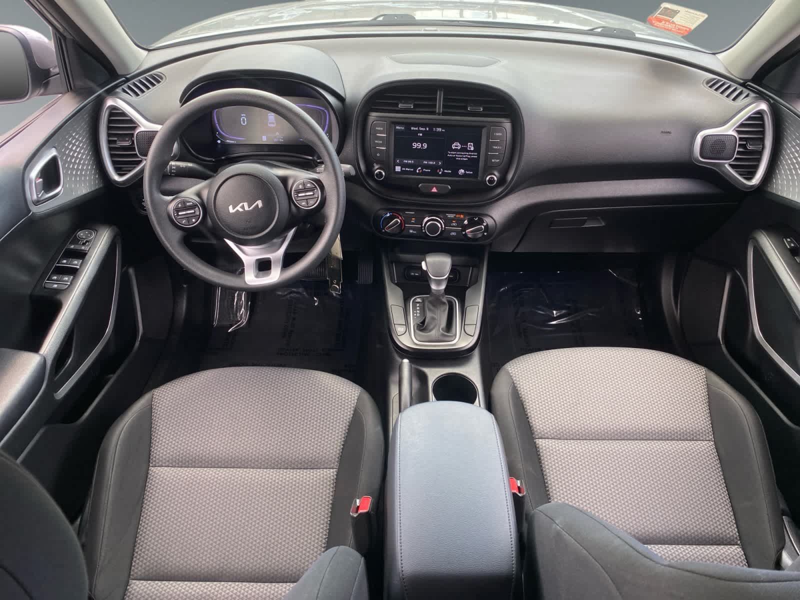 Used 2025 Kia Soul LX FWD image 10