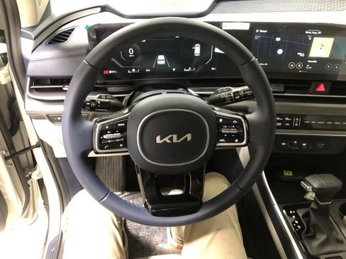 New 2026 Kia Carnival SX w/ SX Dark Edition Package image 27