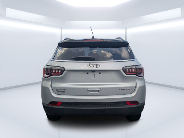 Used 2025 Jeep Compass Limited AWD/4WD image 4