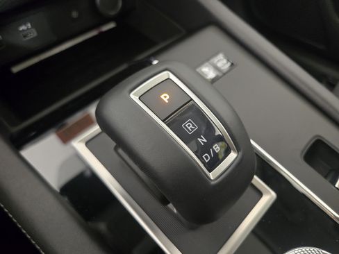 New 2025 Mitsubishi Outlander SE image 24