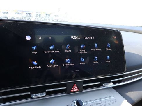 Used 2024 Hyundai Elantra Limited FWD image 22