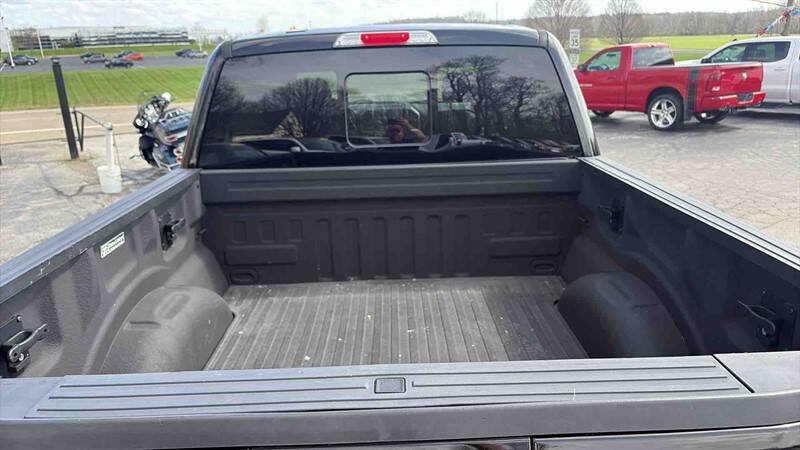 Used 2016 Ford F150 Platinum w/ Equipment Group 701A Luxury AWD/4WD image 16
