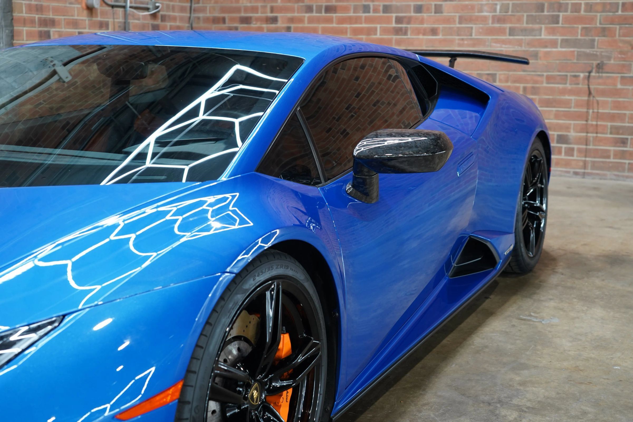 Used 2020 Lamborghini Huracan EVO RWD image 25