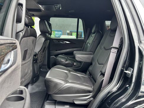 Used 2015 Cadillac Escalade Platinum image 11