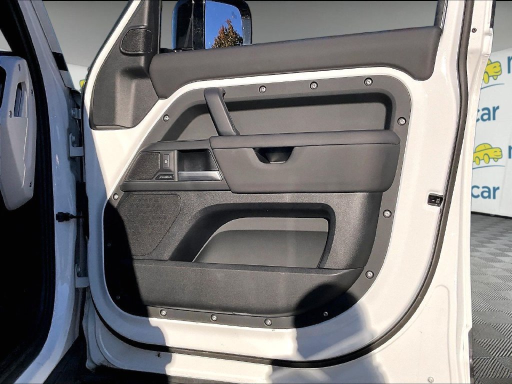 Used 2025 Land Rover Defender 110 S AWD/4WD image 11