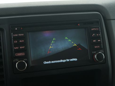 Used 2018 Nissan NV 3500 SL image 23