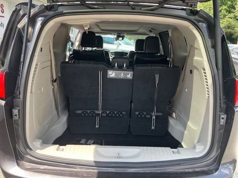 Used 2018 Chrysler Pacifica Limited w/ Advanced Safetytec Group image 15