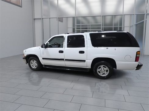 Used 2004 Chevrolet Suburban LS image 6
