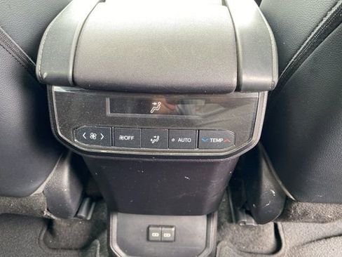 Used 2023 Toyota Highlander XSE FWD image 22