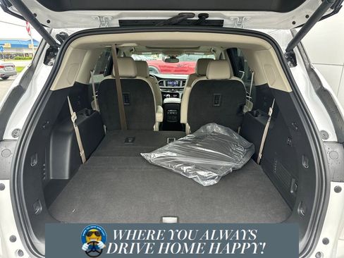 Used 2020 Buick Enclave Premium w/ Sun and Sites Package FWD image 25