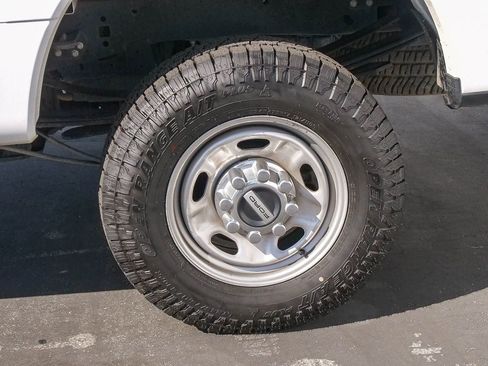 Used 2018 Ford F350 XL AWD/4WD image 6