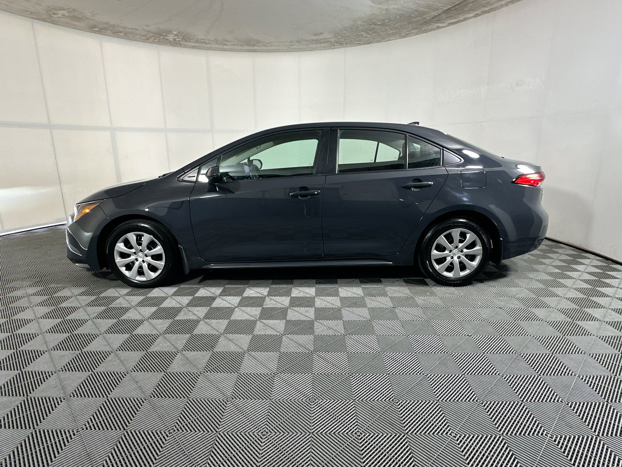 Used 2026 Toyota Corolla LE FWD image 6
