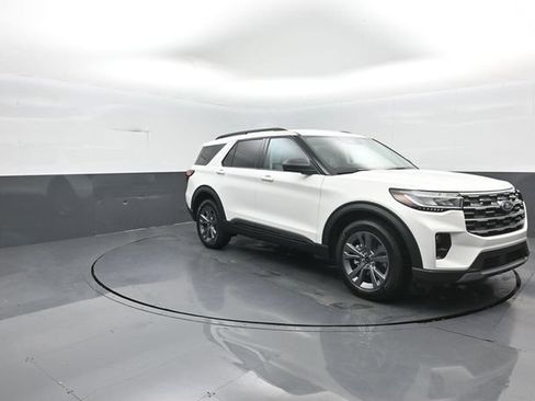 New 2026 Ford Explorer Active w/ Active Comfort Package AWD/4WD image 2