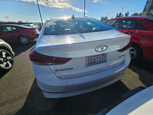 Used 2017 Hyundai Elantra Limited image 6