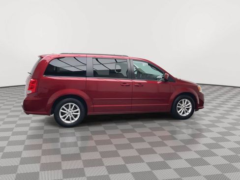 Used 2016 Dodge Grand Caravan SXT w/ UConnect Hands-Free Group FWD image 33