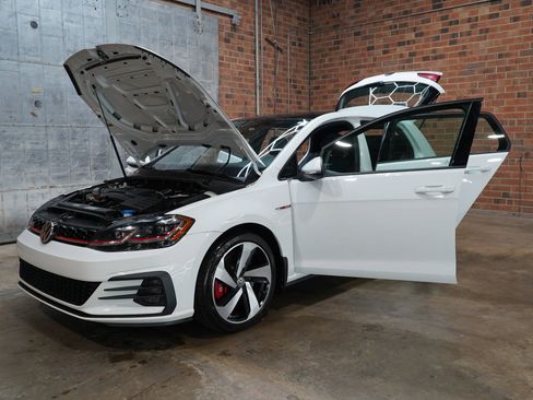 Used 2018 Volkswagen GTI SE w/ SE Leather Package FWD image 26