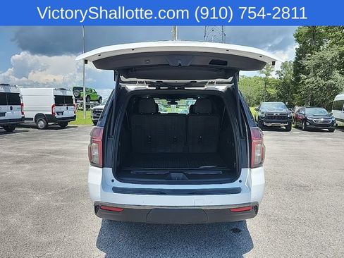 Used 2022 Chevrolet Suburban Z71 w/ Luxury Package AWD/4WD image 28