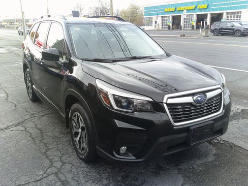 Used 2021 Subaru Forester Premium image 8