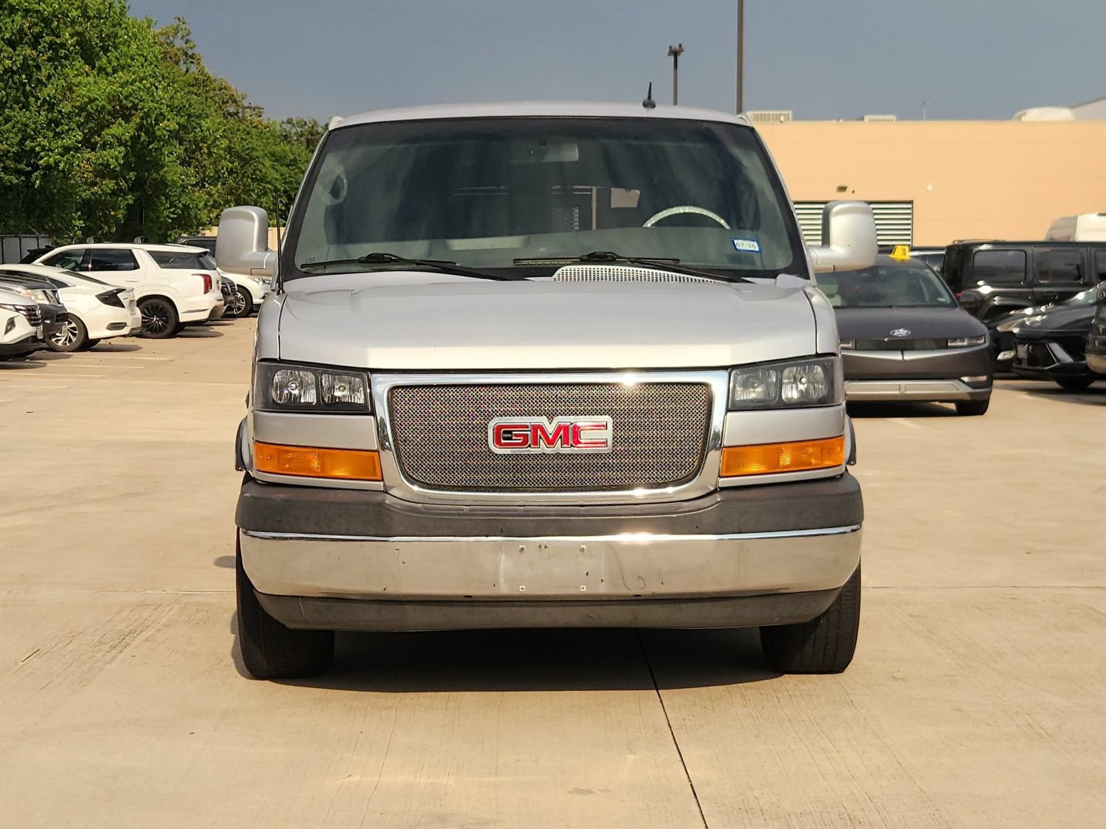 Used 2014 GMC Savana 1500 AWD image 2