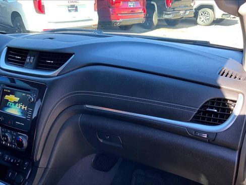 Used 2016 Chevrolet Traverse LT image 17