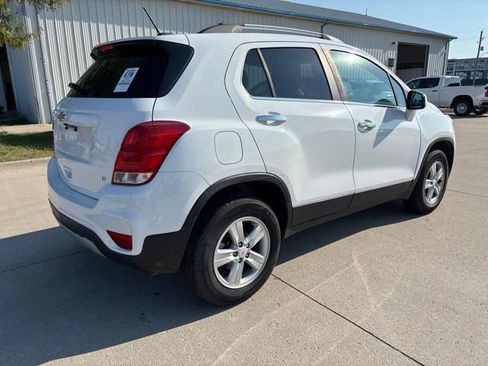 Used 2020 Chevrolet Trax LT w/ LT Convenience Package AWD/4WD image 6