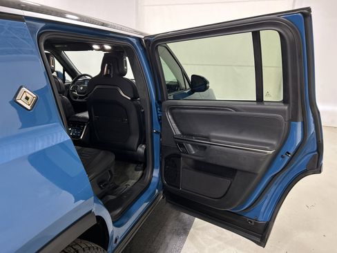 Used 2023 Rivian R1S Adventure AWD/4WD image 19