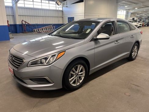 Used 2016 Hyundai Sonata SE image 7
