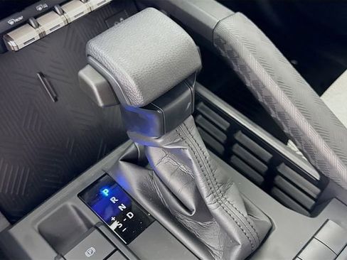 New 2026 Toyota 4Runner SR5 AWD/4WD image 16