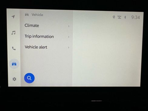 Used 2025 Toyota Highlander XLE image 29