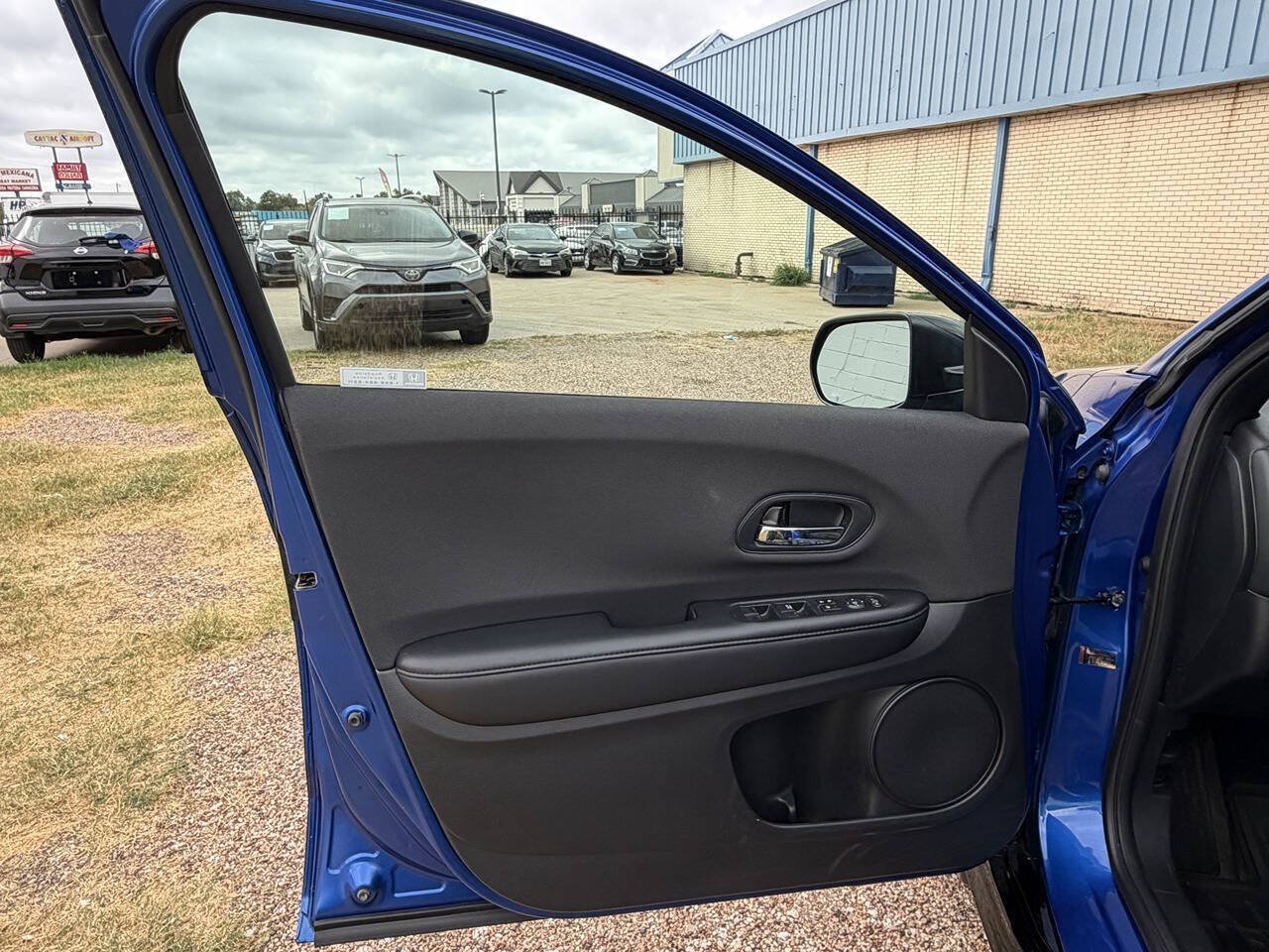 Used 2021 Honda HR-V Sport image 23