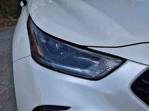 Used 2022 Toyota Highlander XSE FWD image 11