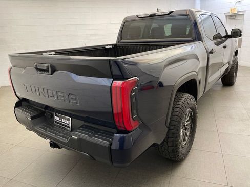 Used 2022 Toyota Tundra SR5 w/ SR5 Convenience Package AWD/4WD image 6