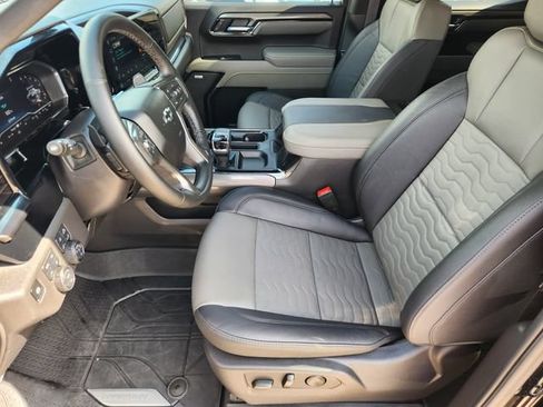 Used 2025 Chevrolet Silverado 1500 ZR2 AWD/4WD image 13