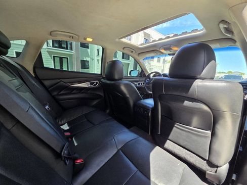Used 2015 INFINITI Q70 3.7 RWD image 45