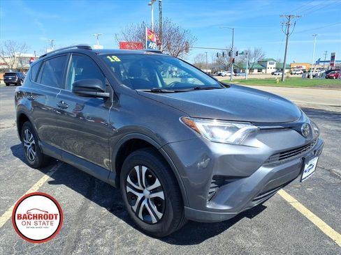 Used 2018 Toyota RAV4 LE AWD/4WD image 1