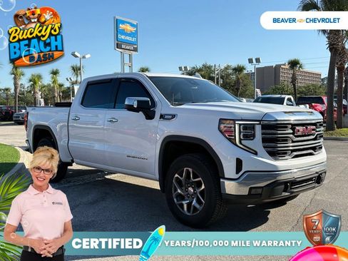 Used 2022 GMC Sierra 1500 SLT w/ X31 Off-Road Package AWD/4WD image 8