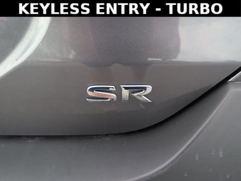 Used 2019 Nissan Kicks SR w/ SR Premium Package FWD image 5