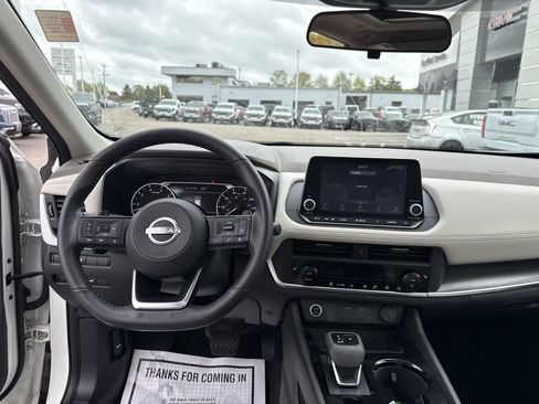 Used 2023 Nissan Rogue SV w/ SV Premium B Package AWD/4WD image 15